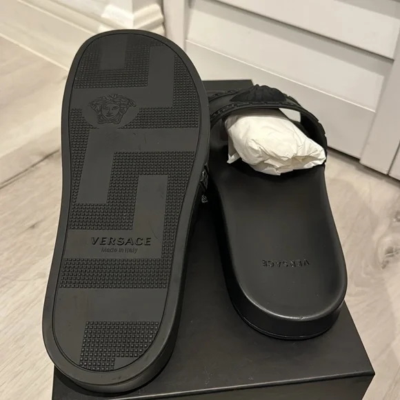 Versace NWT Authentic Black Flap Sandal with Dust Bag, Box  display picture 2